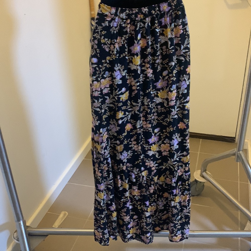 Ghanda floral maxi With buttons down the side,elastic waisted at the back s XS - Picture 5 of 6